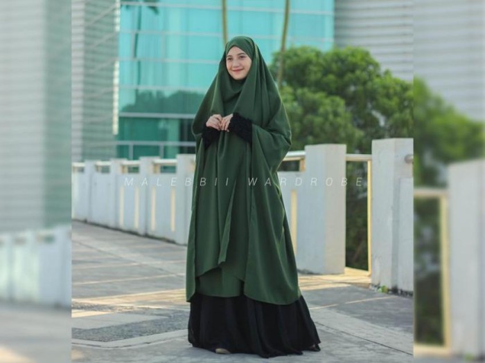 FRENCH KHIMAR NABILA