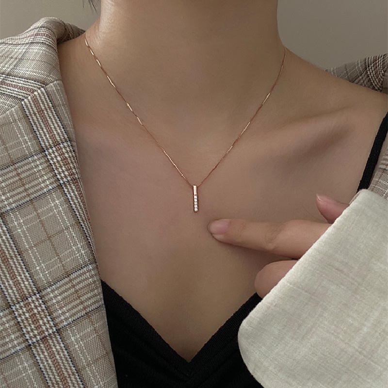 Women Simple Geometric rectangular bar Cubic Zircon Choker Metal Necklace / Ladies Simple Clavicle Chain Shiny Exquisite Charm Necklaces / Elegant Clavicle Necklace / Popular Choker Necklace / Girlfriends Gifts Jewelry Accessories