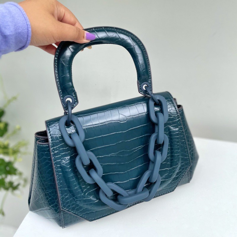 New Chunky Chain Handbag