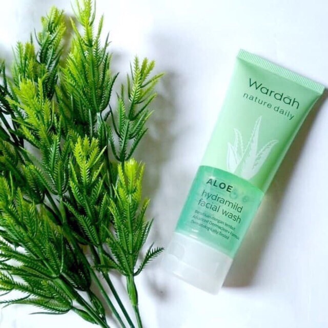 [60ml] Wardah Nature Daily Aloe Hydramild Facial Wash