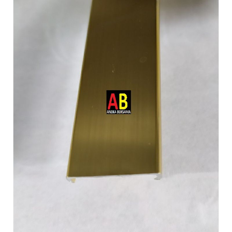 Lis Edging Aluminium Gold Lebar 2cm Panjang 150cm