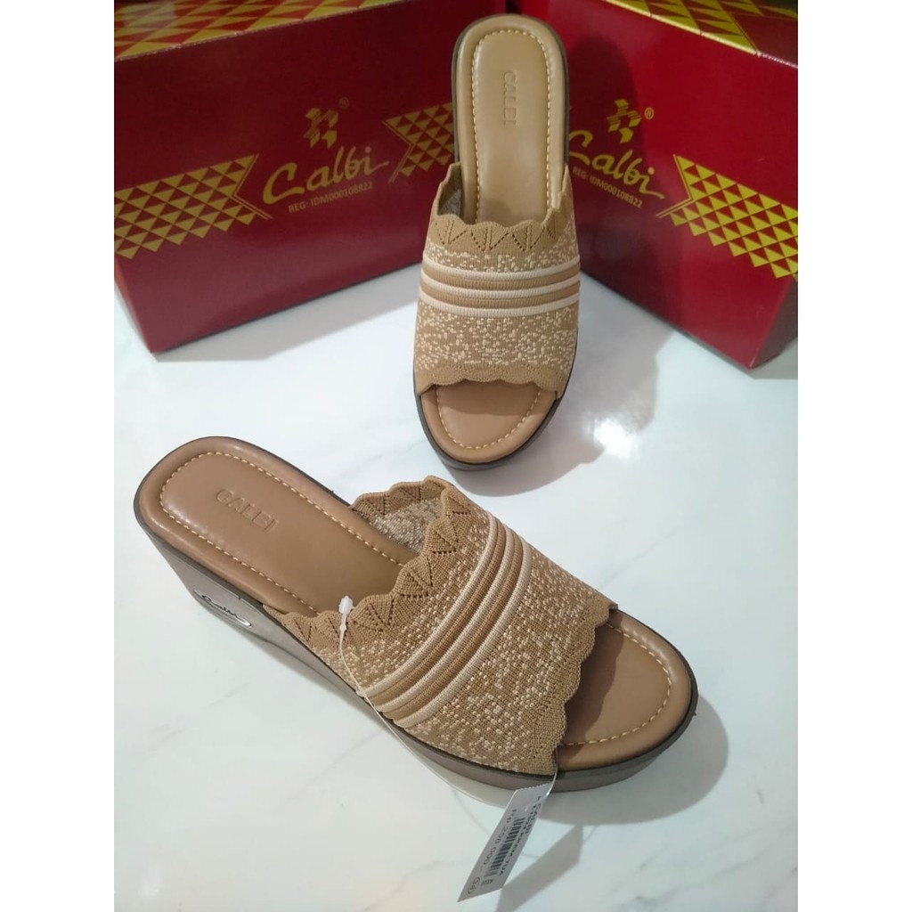 Wedges Selop Rajut Merk CALBI KN.1924