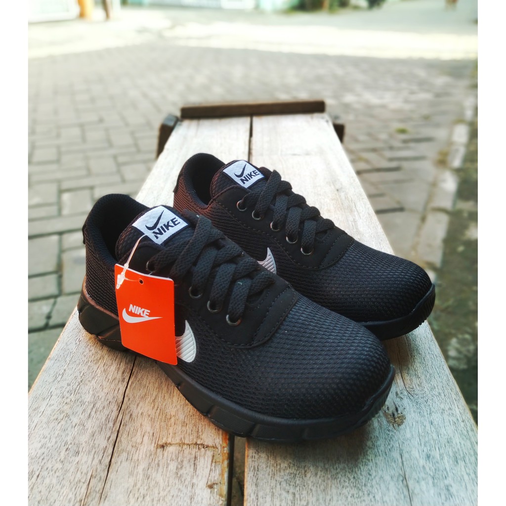 Sepatu Anak Laki Laki 1 - 15 Tahun Nike15 Sport Full Black Pria/Wanita Anak Sepatu Sekolah Sepatu Ja