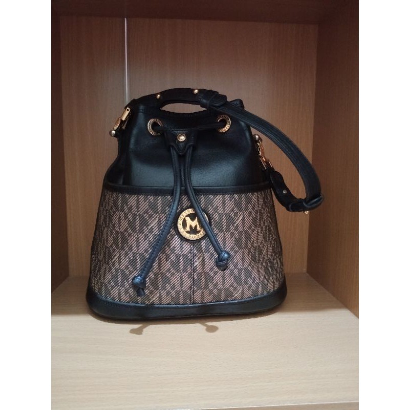 metrocity serut _$old_