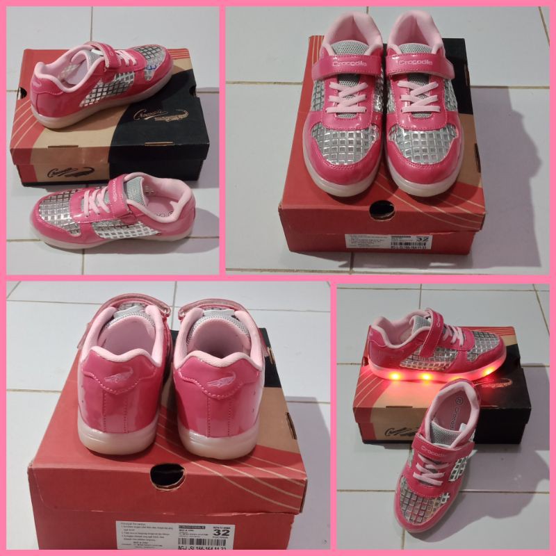 Crocodile Fuchsia Shoes with Light