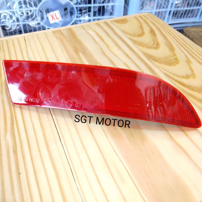 lampu refeltor lampu mata kucing avanza xenia belakang