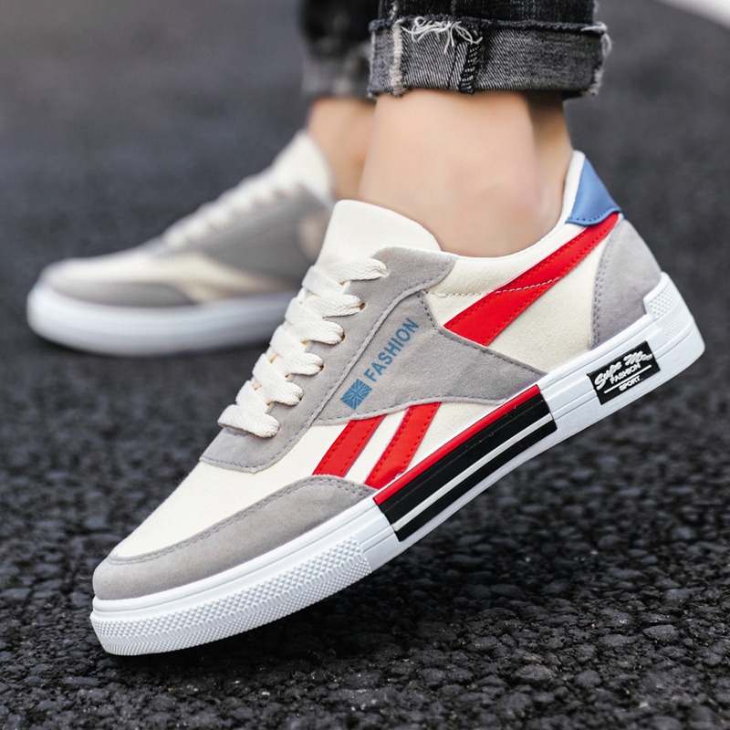 Highland Sepatu Sneakers Pria Kasual Canvas Sepatu Pria Tali Olahraga Jogging Running Sepatu Pria Santai Sport Shoes KSC402