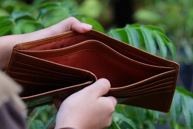 Aira Dompet Lipat Pria Kulit Asli Simple Stylish