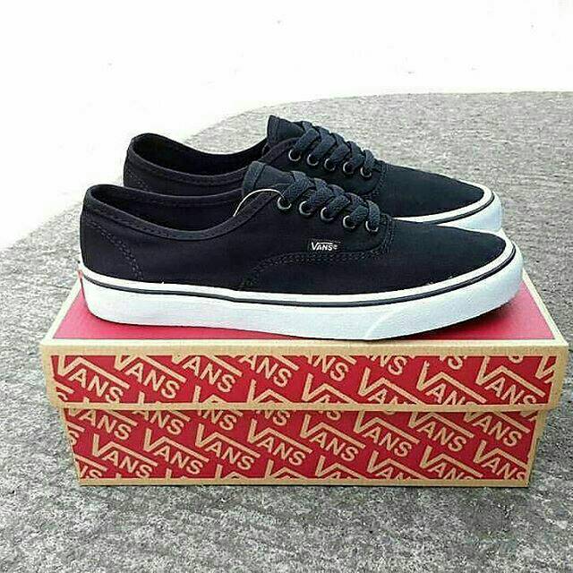 vans authentic black dope