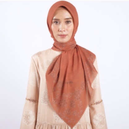 Shafira Hijab Kerudung Segi Empat Nadela Mascarf