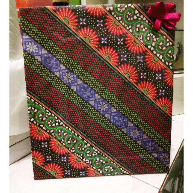 

Paper bag batik/tas kertas souvenir batik