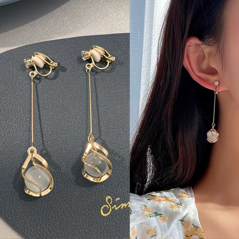 (Hello Girl) E44 Sepasang Anting Korean retro fashion Wanita Anting Jepit Gaya Korea Import