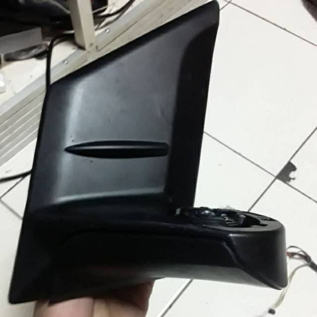 DUDUKAN KAKI TANGKAI SEGITIGA SPION SIGRA CALYA KIRI