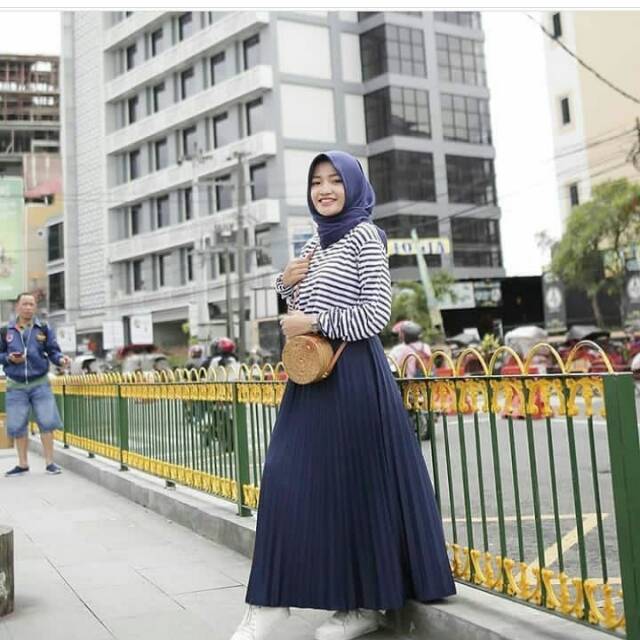 Setelan kaos+rok plisket