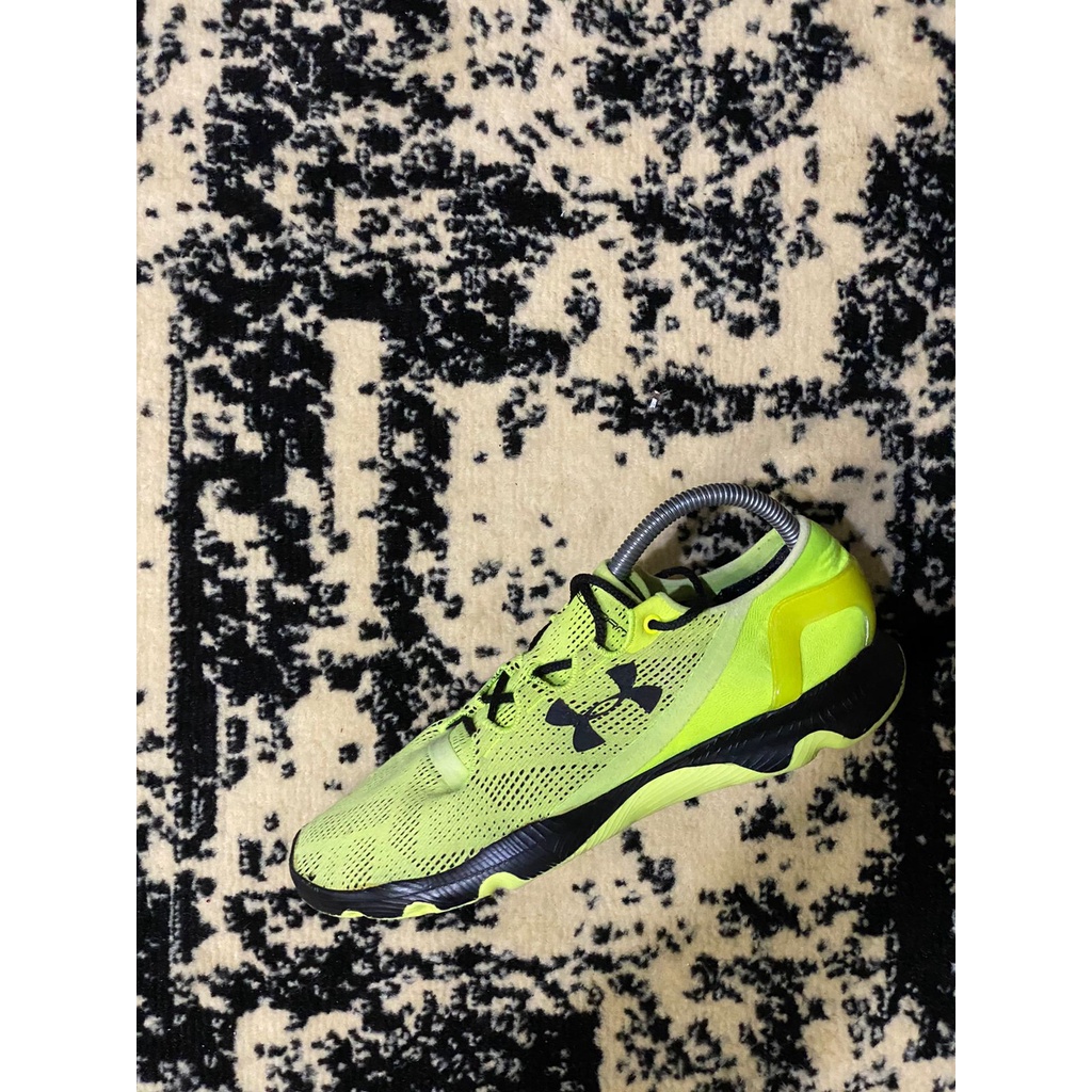 SEPATU SECOND UNDER ARMOUR SIZE 42 KONDISI 90%