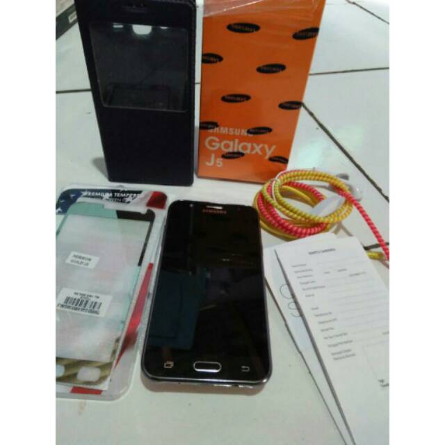 SAMSUNG GALAXY J5