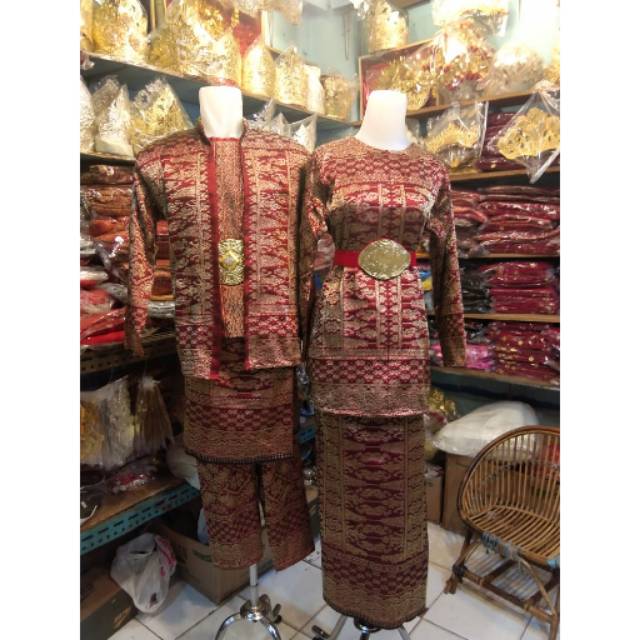 Baju pengantin songket