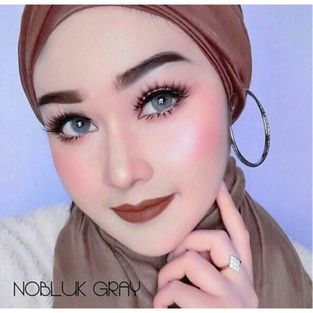 NOBLUK by Dreamcolor