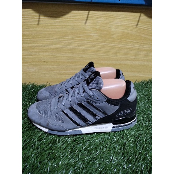 Sepatu Adidas Zx 750 Second Original