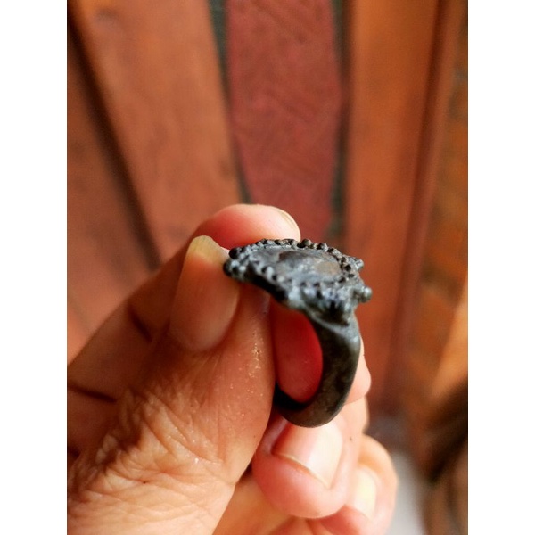 cincin perak temuan motif surya majapahit