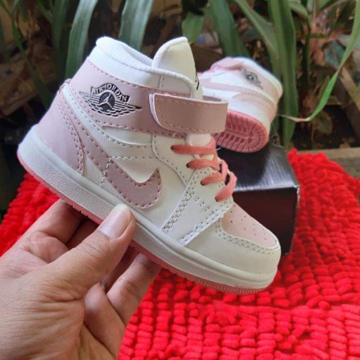 Terjangkau Sepatu anak nike jordan kids pink white ,,