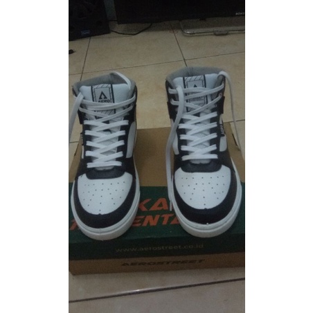 Aerostreet hoops hitam putih dan adventure hitam