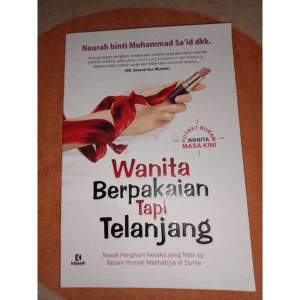 buku islami, wanita berpakaian tapi telanjang