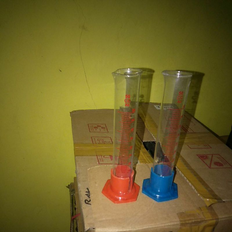 gelas ukur kaca  50 ml (50 CC) kaki plastik isi 10 pcs