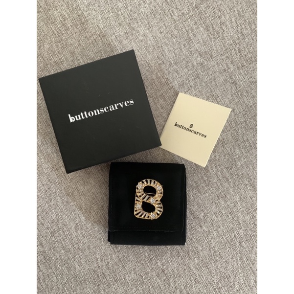 buttonscarves signature star flapper brooch gold