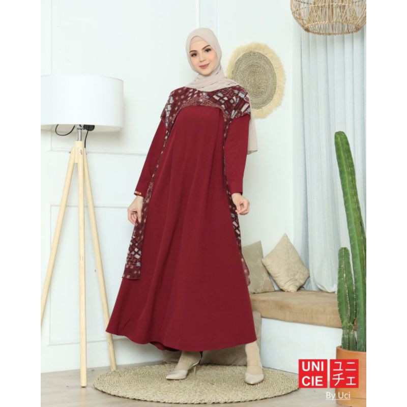 Aleena dress by Unicie.