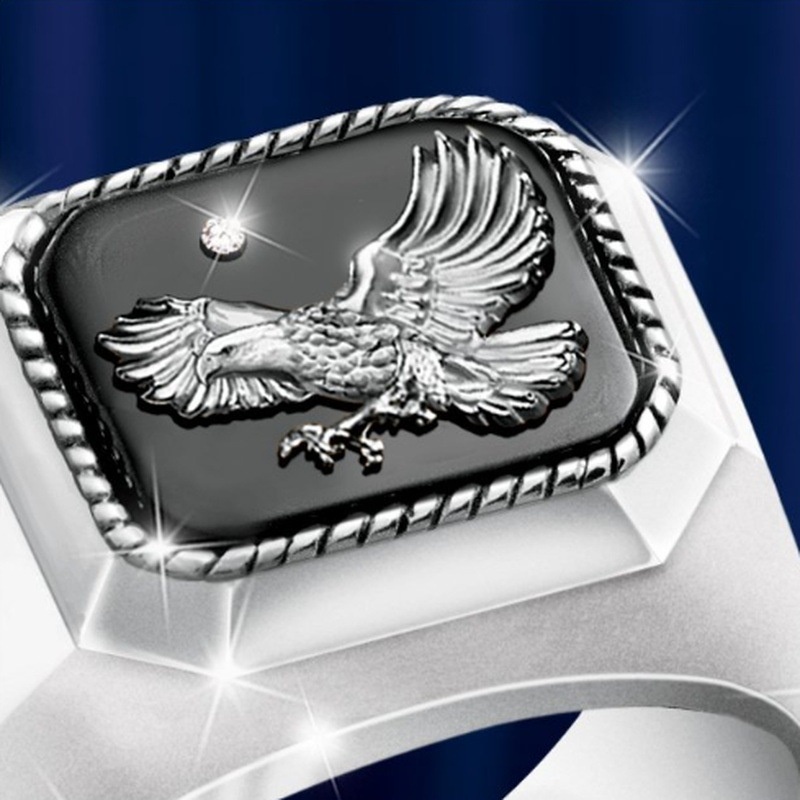 Cincin Desain Ukiran Elang Bahan stainless steel Gaya Eropa Dan Amerika Untuk Pria Dan Wanita