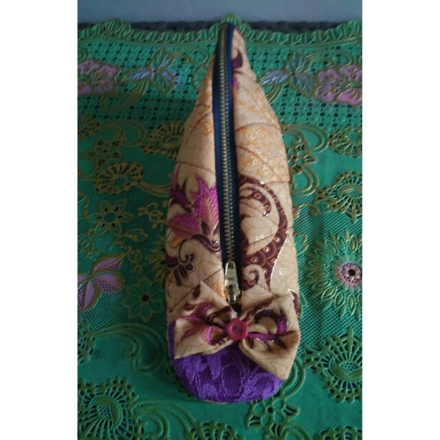 

Tempat pensil sepatu Cinderella