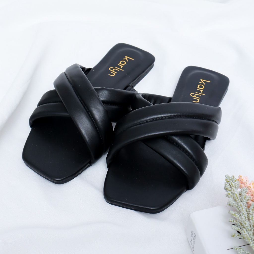 Karlyn Vinda sandal  Wanita