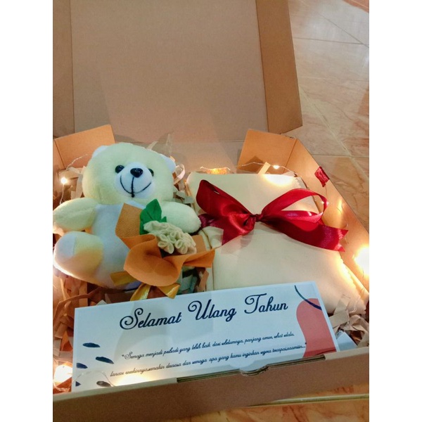 

box hampers hadiah