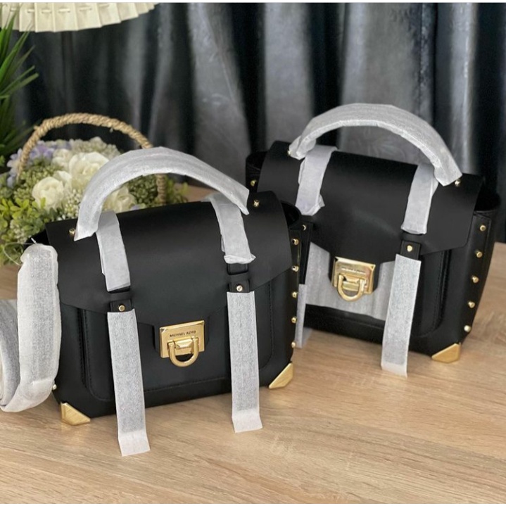 MK Manhattan Medium Black