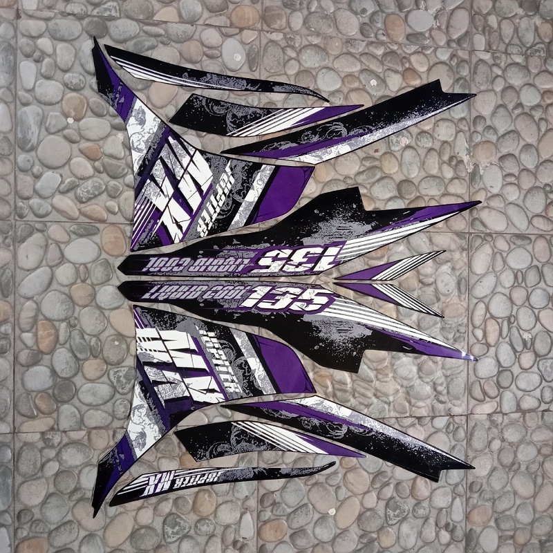 stiker motor yamaha jupiter MX 135 2013 hitam ungu