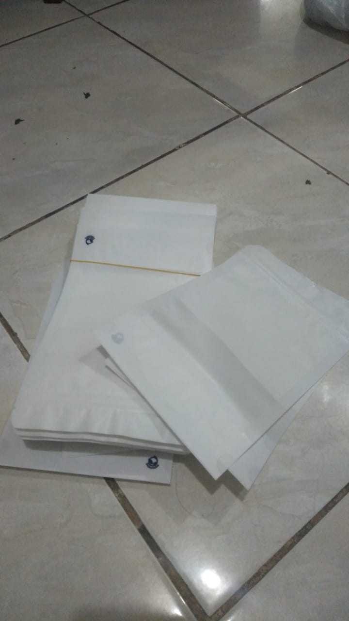 Standing Pouch Matte Window White / Plastik Klip Kemasan Snack Dan Makanan Premium Murah Satuan