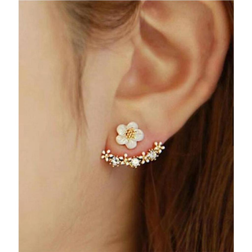 Anting Tusuk Bentuk Bunga Daisy Bahan Alloy untuk Wanita / Anting Cantik warna Gold / Anting warna silver