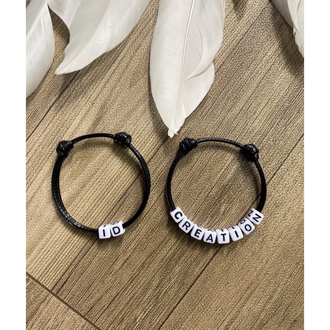 Gelang Nama Custom Pasangan Tali Korea 2mm Hitam (Gelang Dadu Inisial A-Z Putih