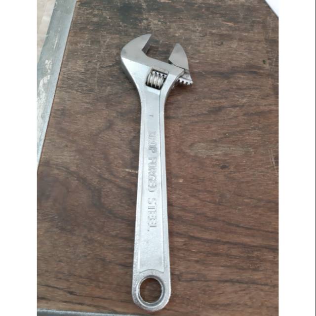 Kunci inggris 10inch