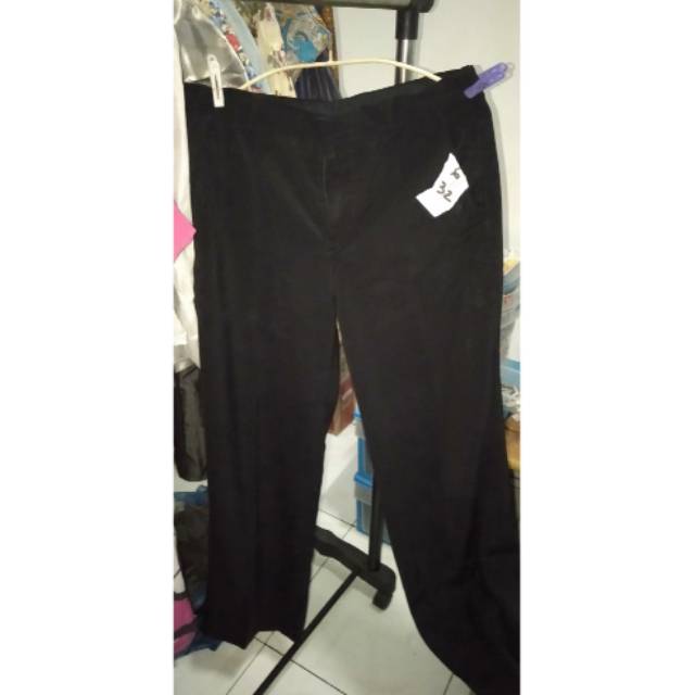 Celana pria kain. Size 32. Preloved