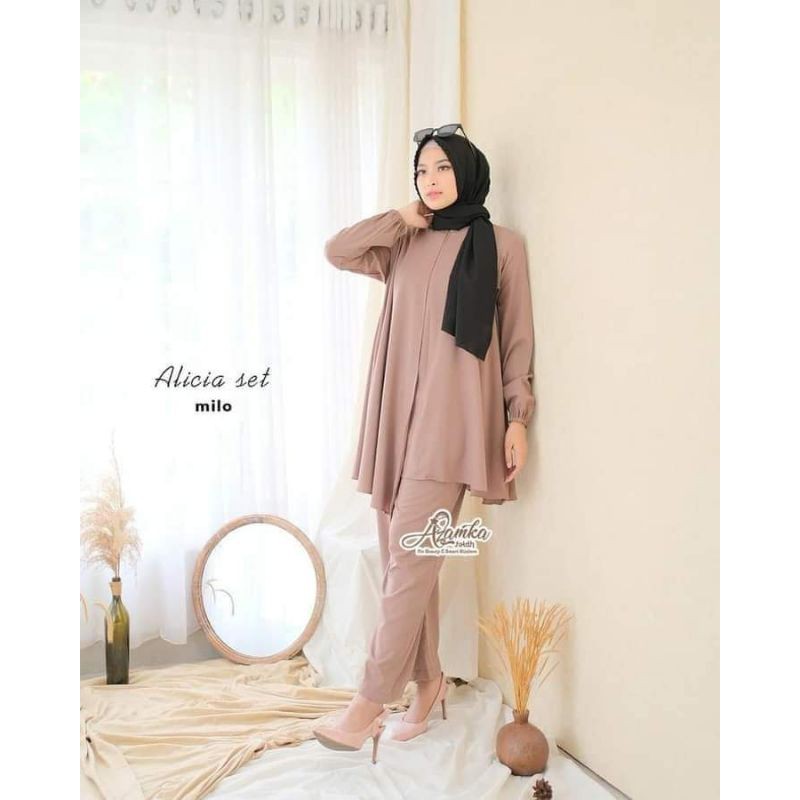 ONE SET ALICYA BY AZAMKA