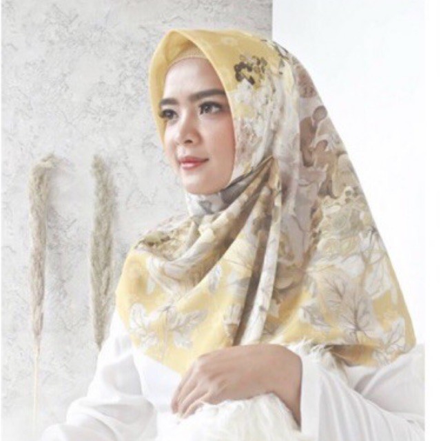 Preloved Au revoir scarf by Ammarascarves