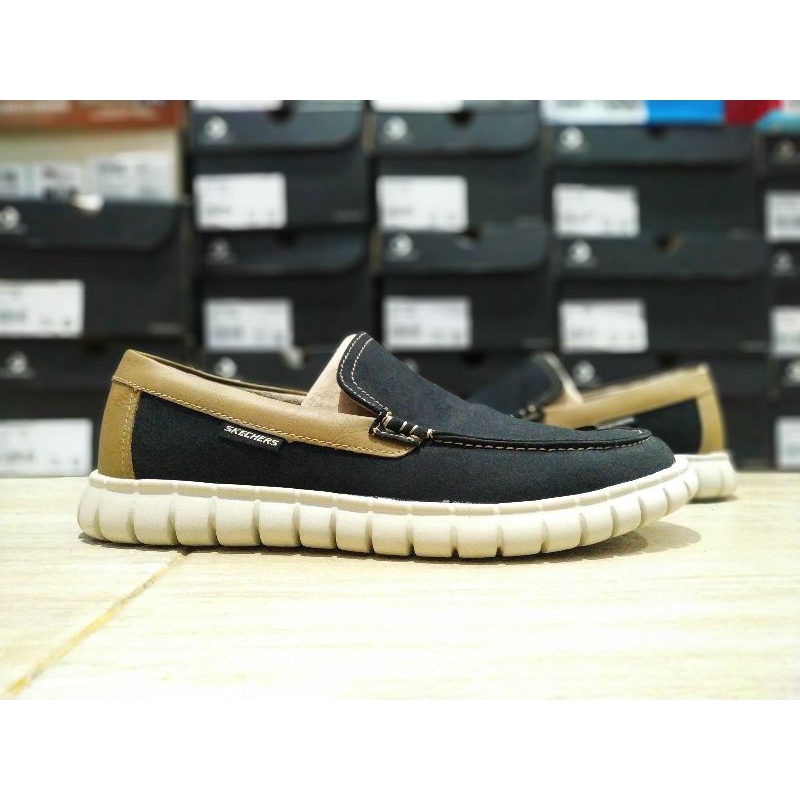 Sepatu Skechers Classic Fit Moreway Dante 204042/BLK