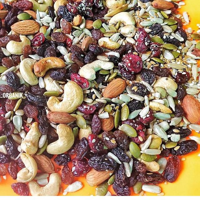 

♠ SUPER TRAIL MIX 500GR - Almond, Cranberry, Pumpkin Seed, Cashew, Raisin, Sunflower Seed ♥