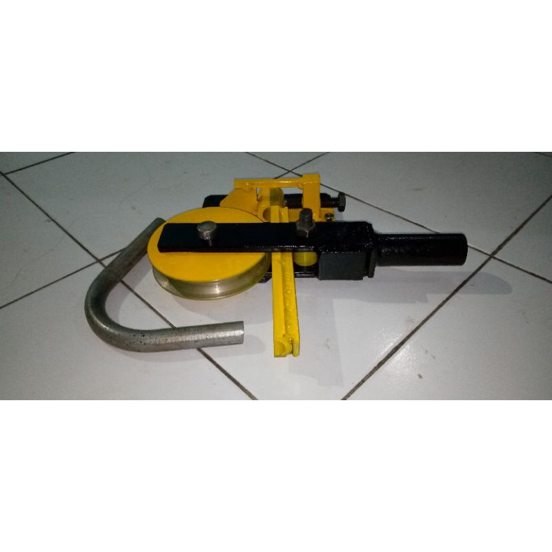 roll pipa manual besi 7/8 (22mm)