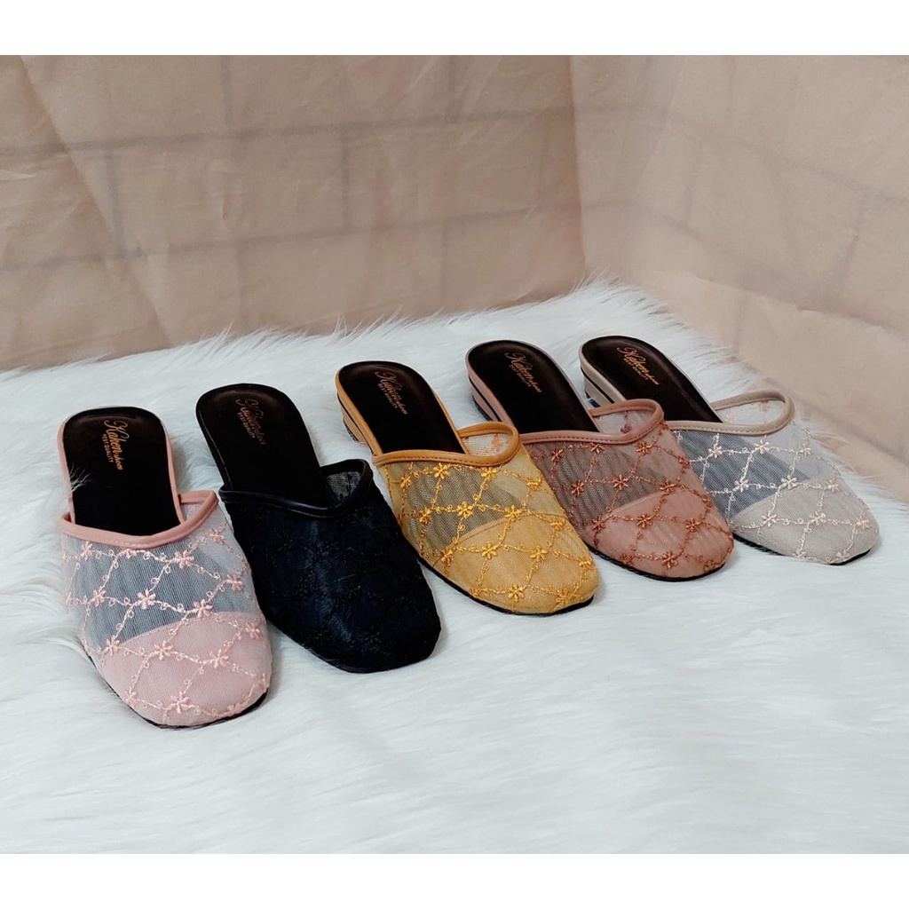 SANDAL PESTA ,SANDAL HAK ,SANDAL SANTAI BUSTONG 3CM ,SEPATU SANDAL HAK PENDEK  UPPER BRUKAT INPORT SLIP ON  ELEGANT  BY KAKEN YD25,