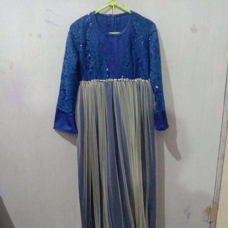 Gaun pesta anak nanggung bekas