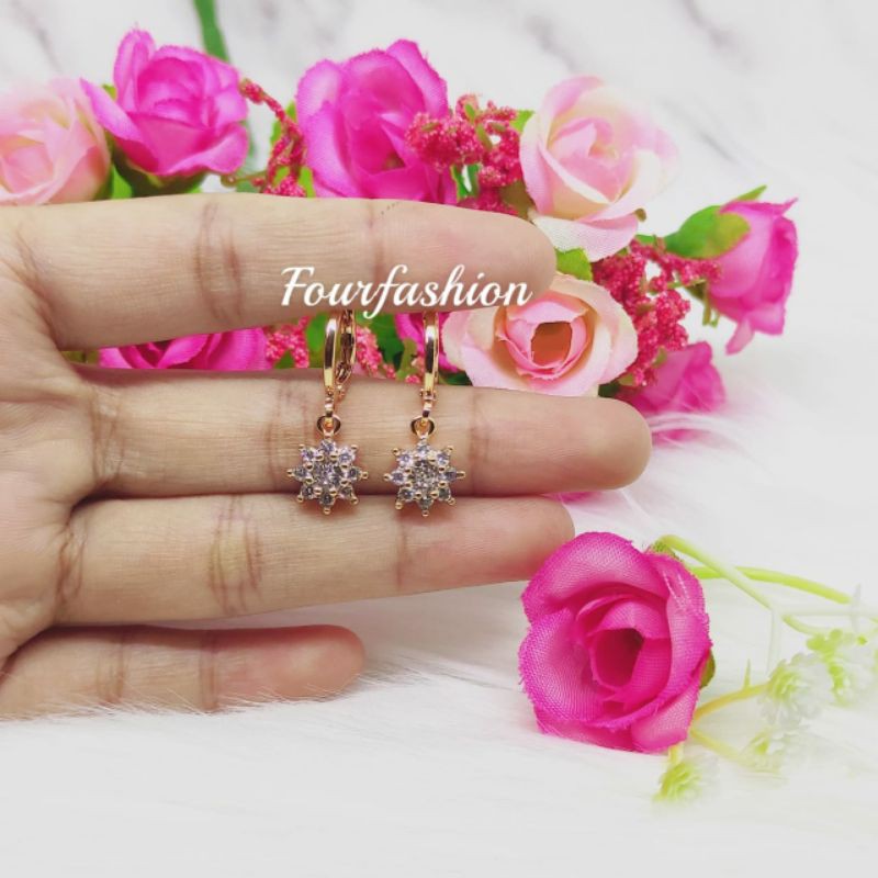 Fourfashion Anting Jepit Xuping Aksen Bunga Kristal HH20