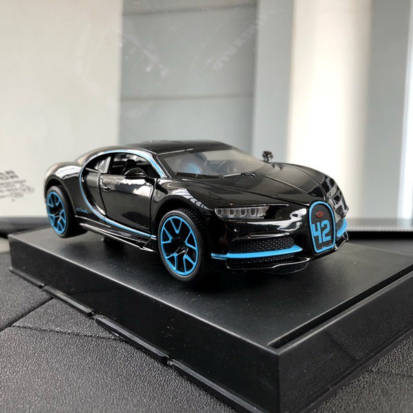 Pajangan BUGATTI CHIRON Miniatur Parfum Parfume Pewangi Mobil